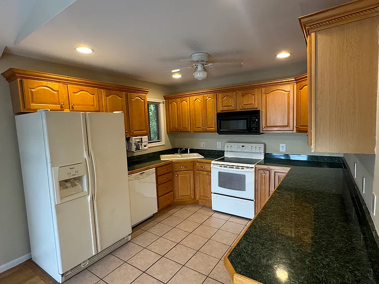 40 Sundial Cir — Photo 2