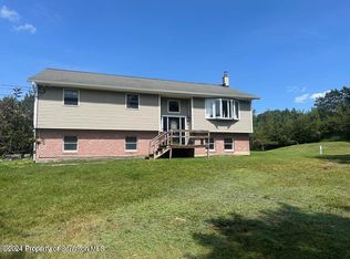 2735 Hillcrest Rd, Bear Creek Township, PA 18702
