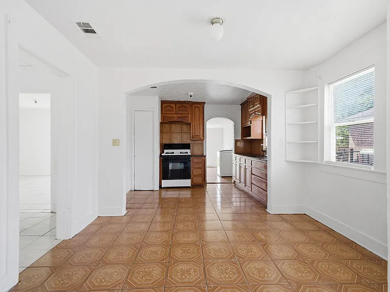 2634 Emmett St — Photo 21