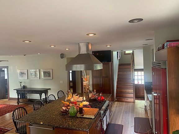 Open Floor Kitchen/Living 