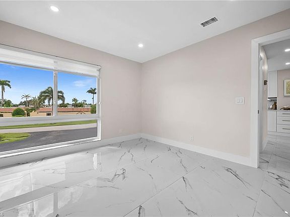 4th image of 105 Harrison RD #4