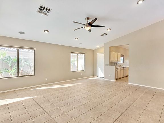 2219 E Mariposa Grande-large-005-16-Main