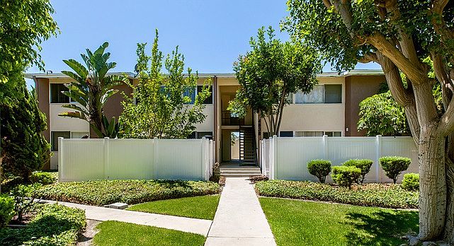 2nd image of 4826 E Los Coyotes Diagonal APT 5