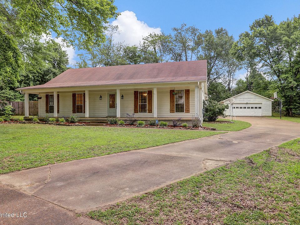 1st image of 572 Wedgefield Pl