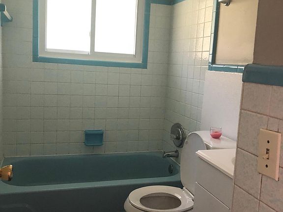 3rd image of 720 Woodlawn Ave
