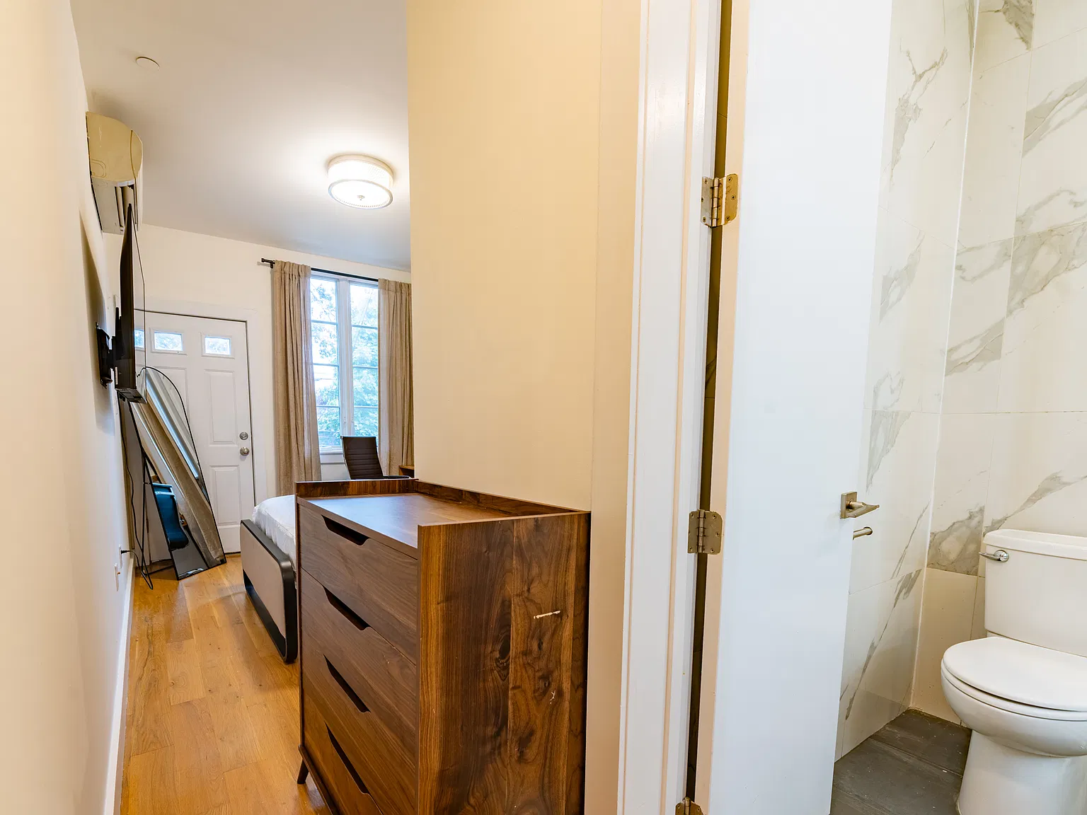 4 bed, 8.0 bath, $1,520 — Photo 4