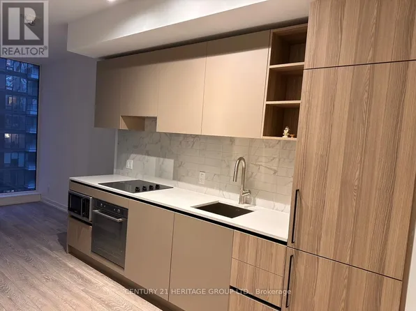 55 Mercer St #1807, Toronto, ON M5V 1H2