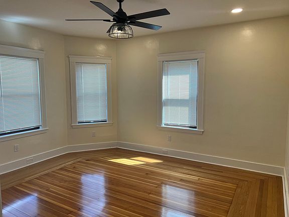 3rd image of 32-34 West St #32