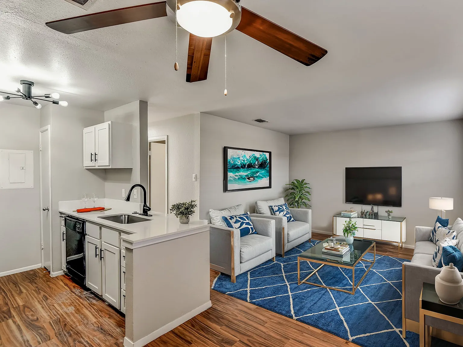 Laurel Heights Apartments — Photo 2