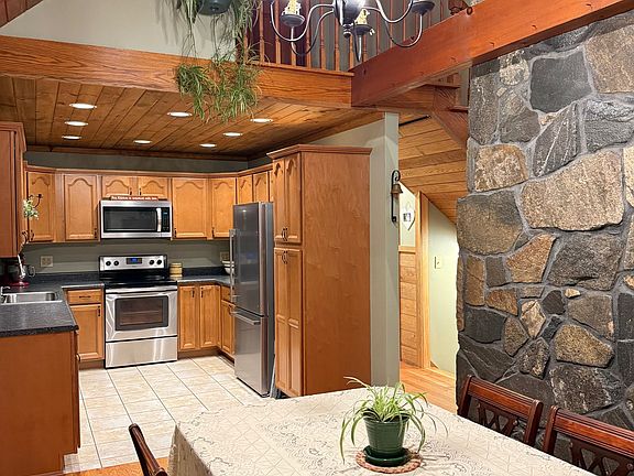 5th image of 419 Lathrop Road