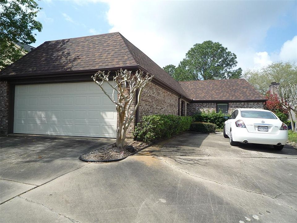 1st image of 2810 Brookline Dr