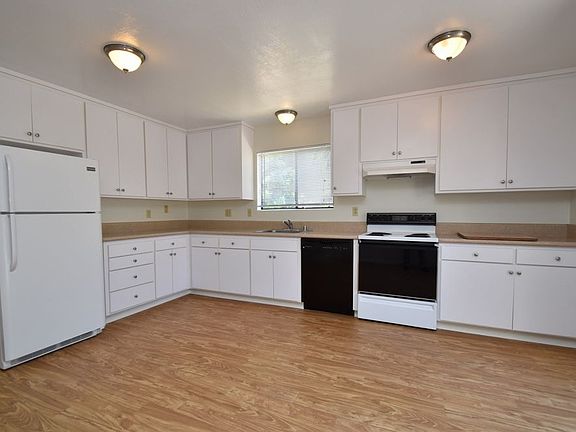 5th image of 315A San Marin Dr
