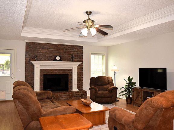 3rd image of 4105 Concord Pl
