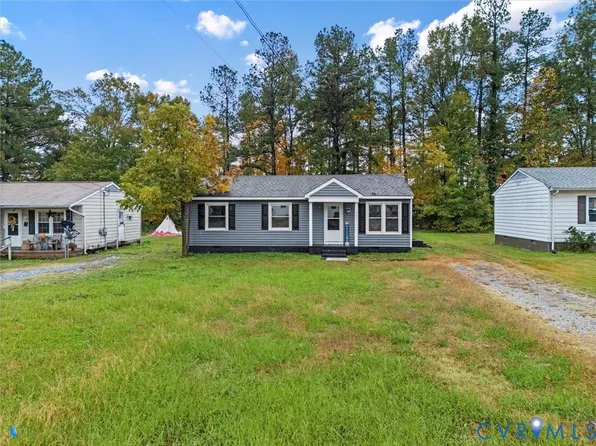 407 Tunstall Ave, Blackstone, VA