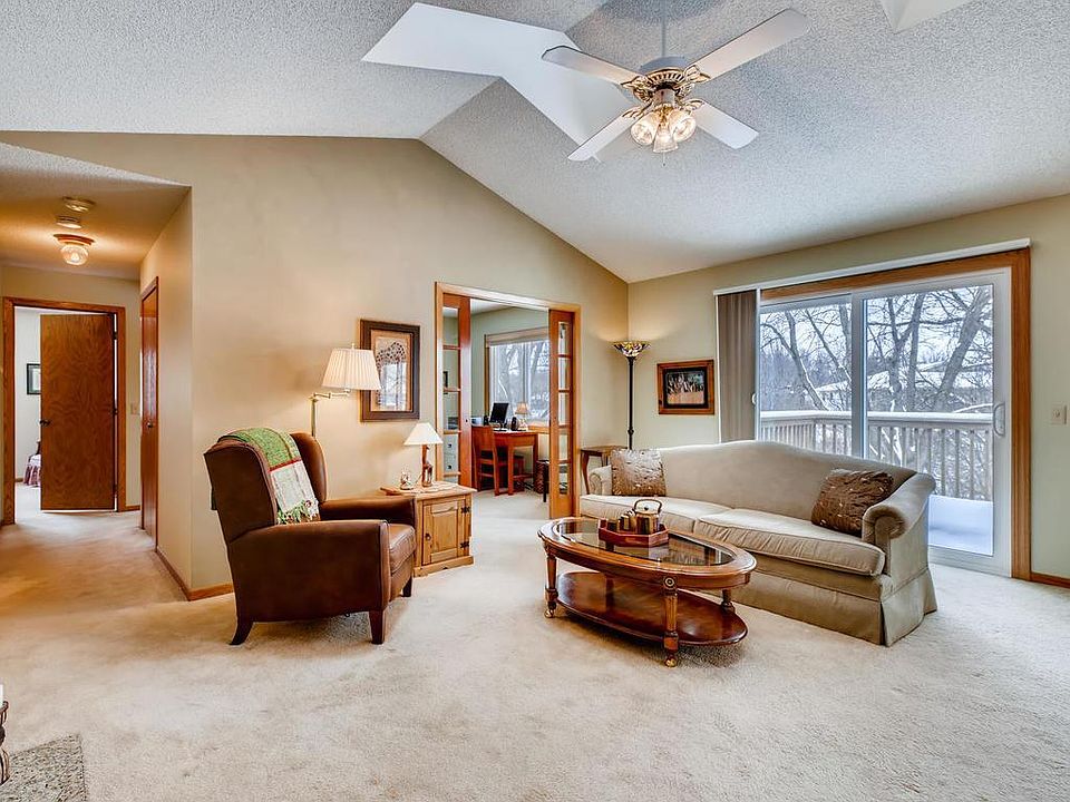 1st image of 991 Heritage Ct E #301