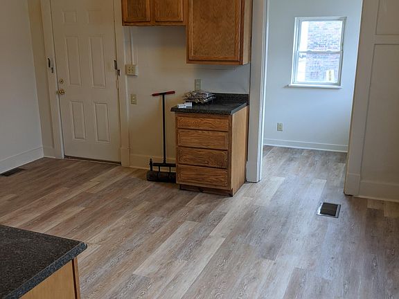 4th image of 219 N 26th St