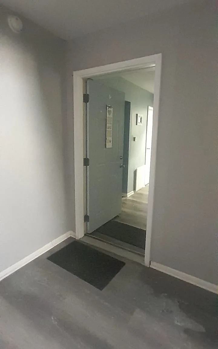 2 bed, 700 sqft, $1,200 — Photo 1