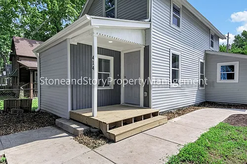 414 NE Grattan St Photo 1