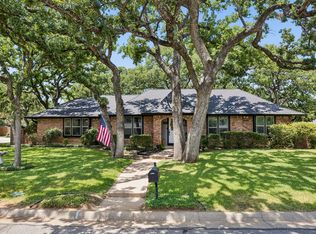 2814 Greenbrook Dr, Arlington, TX 76016