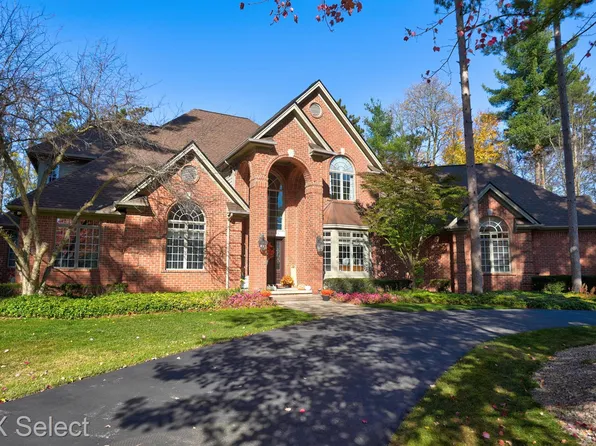 5430 Arbor Bay Ct, Brighton, MI 48116