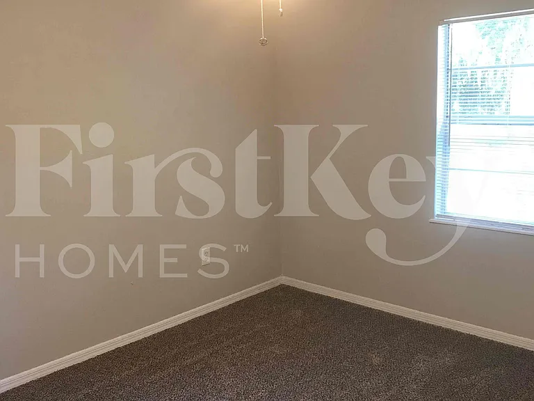 4804 Oriole Dr — Photo 4