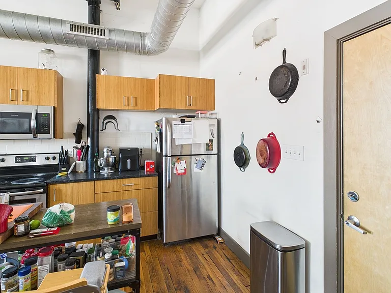 1322 W Broad St — Photo 15