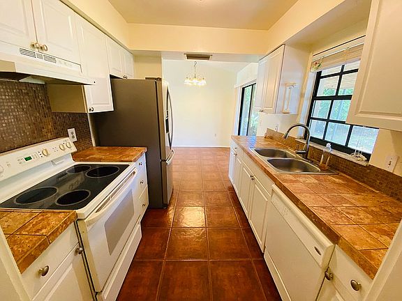 4th image of 5115 Island Date St