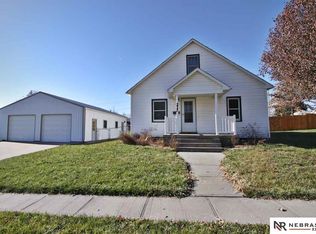 212 S 4th St, Elmwood, NE 68349