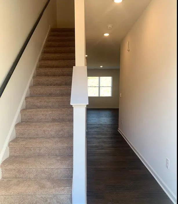 3 bed, 2.5 bath, 1430 sqft, $1,750 — Photo 4