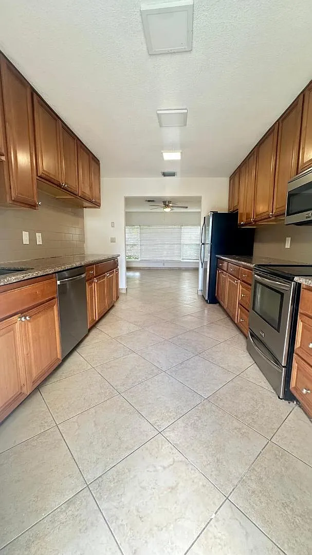 1755 NE 18th St #1755 - 1755 Duplex — Photo 3