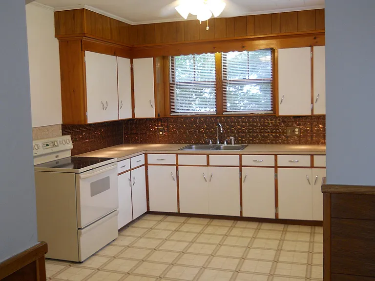 18 Middle St #3 — Photo 3