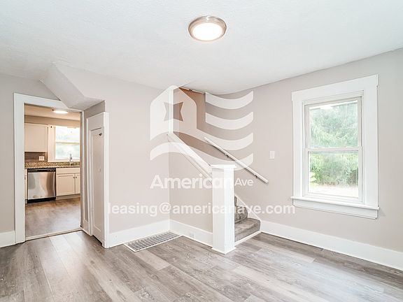 1084291_004_dining_room_5.jpg