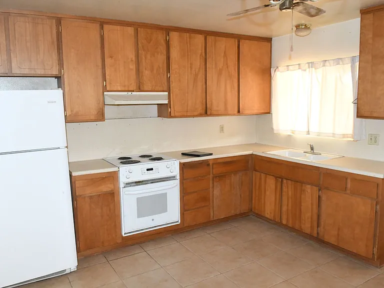 3165 W Altadena Ave — Photo 7