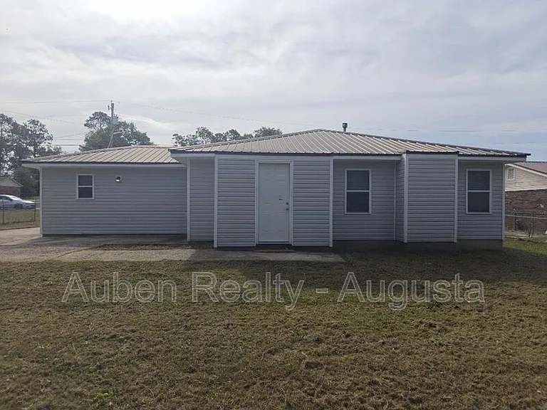 4213 Cap Chat St — Photo 10