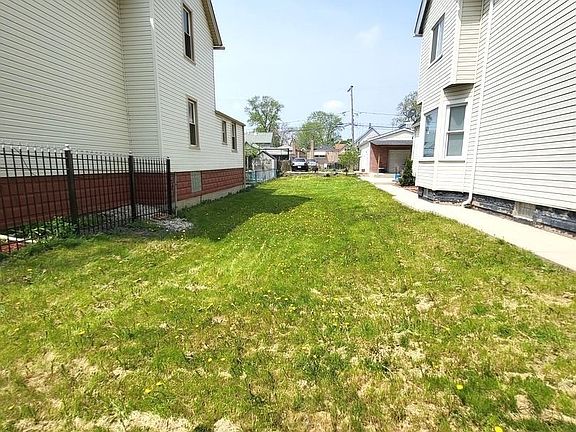 3rd image of 5128 S Christiana Ave
