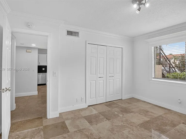 359 Lakeview Dr #102 — Photo 26