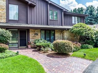 W309N6698 Caddy Ct, Hartland, WI 53029