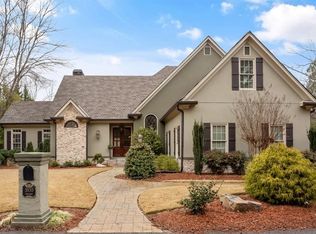 3930 Spalding Dr, Sandy Springs, GA 30350