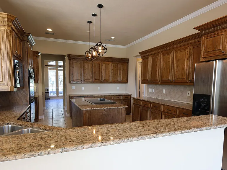 5700 FM 424 — Photo 20