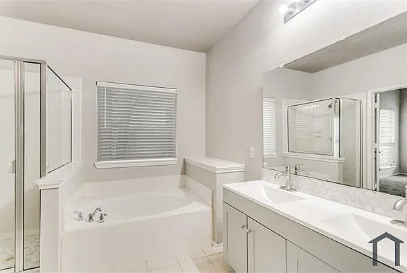 9705 Hedge Bell Dr — Photo 5
