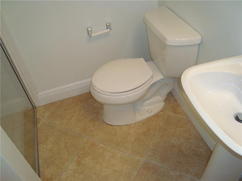 2nd image of 518 NE 7th Ave #518