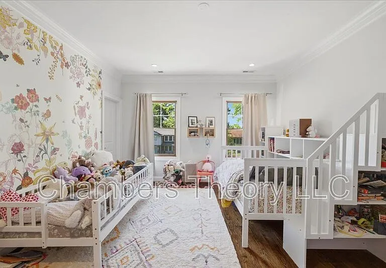 7010 Girard St — Photo 35