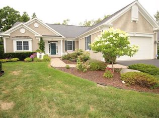 19 Mid Ponds Ln, Pittsford, NY 14534