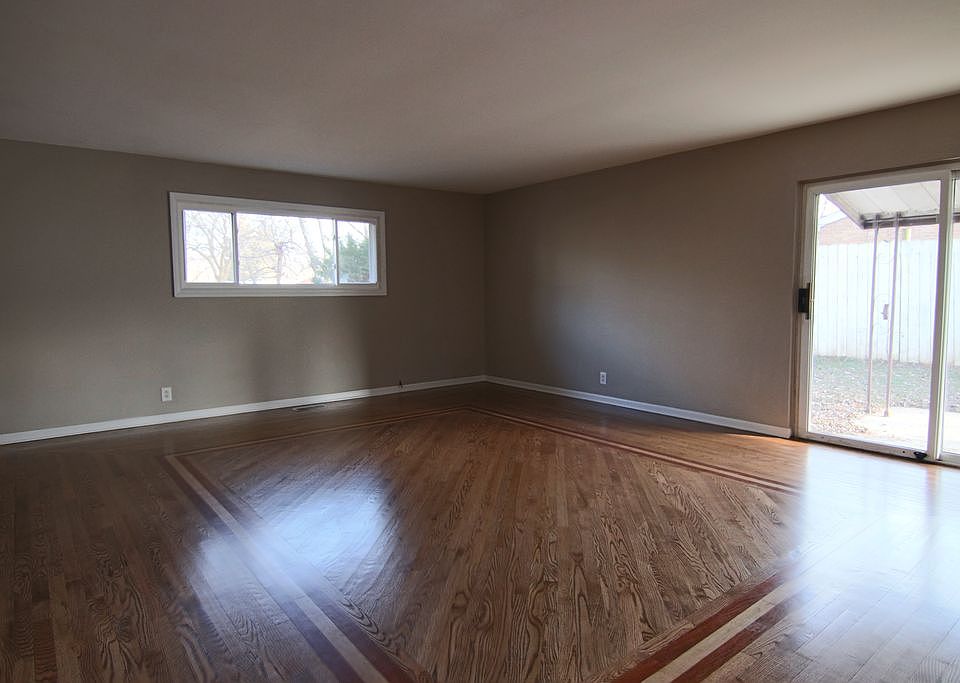 2nd image of 160 Cypress Dr #0