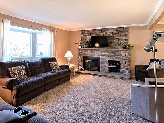 2nd image of 16 Norwood Ln