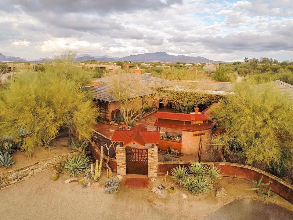 1st image of 5520 E Desert Creek Ln