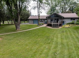 9205 Willow Ln, Fremont, WI 54940