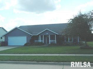 450 S 19th St, Clinton, IA 52732