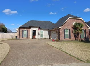 508 Half Moon Ln, Bossier City, LA 71111