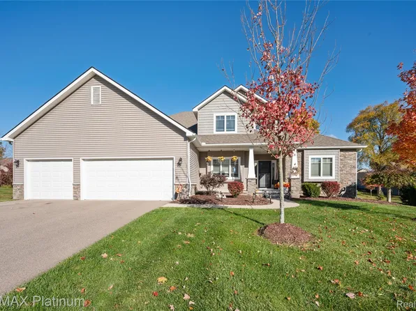 8209 Lee Rd, Brighton, MI 48116